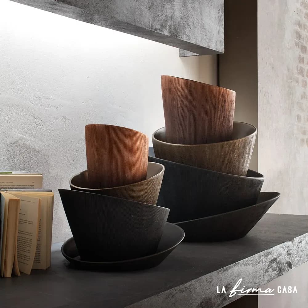 Nice q108 vase by Adriani & Rossi in Canada