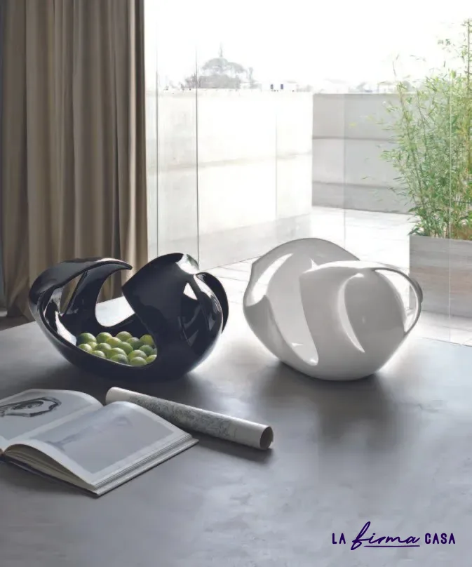 Objects catalogue 32 by Adriani & Rossi in Canada
